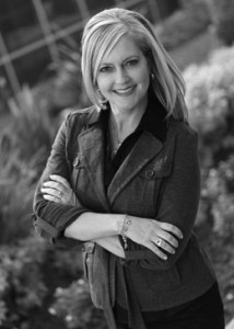 owner janine perry of perry design and advertising in claremont ca - image